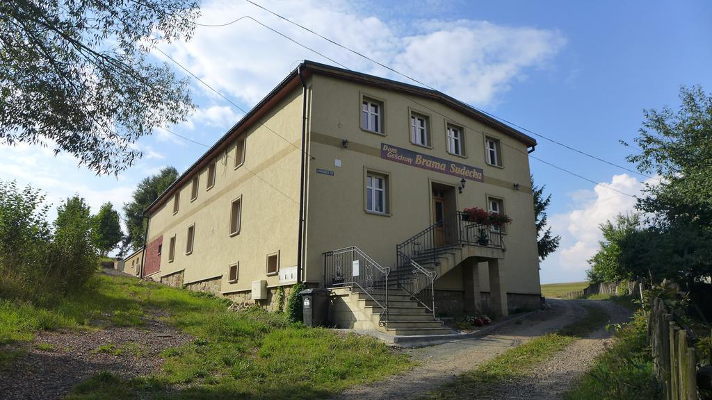Dom Goscinny Brama Sudecka Lubawka Exterior photo